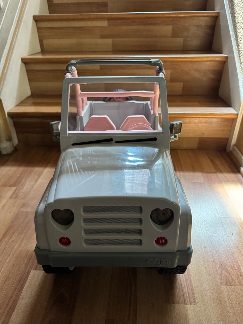 Kids Electric Ride-On Jeep in White and Pink - Stylish Toddler Vehicle